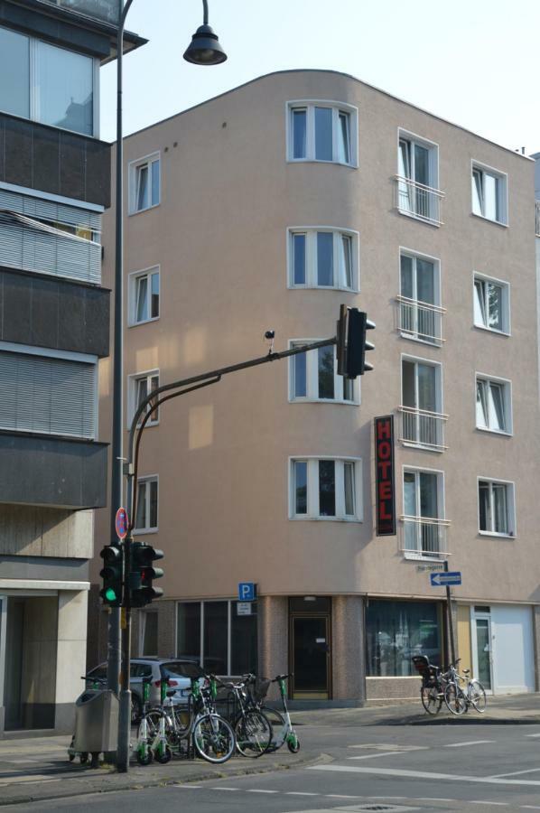 ホテル コロニア ケルン エクステリア 写真
