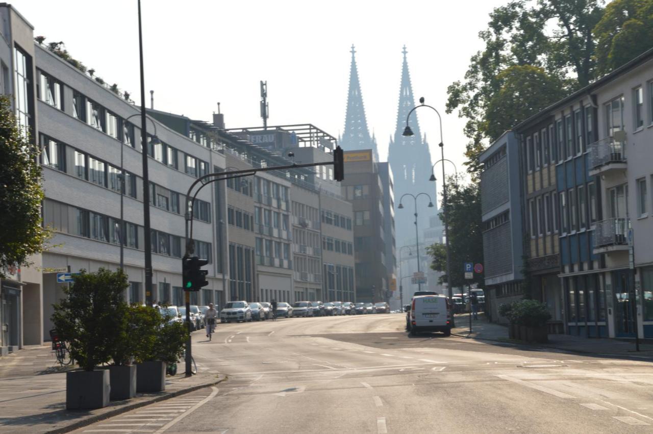 ホテル コロニア ケルン エクステリア 写真
